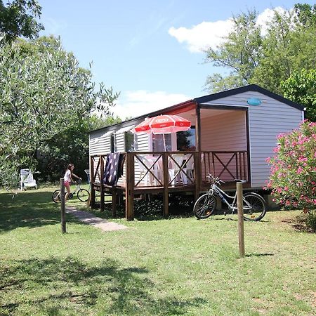 Charmant camping Familiale 3 Etoiles vue 360 plage piscine à débordement empl XXL Labeaume Exterior foto