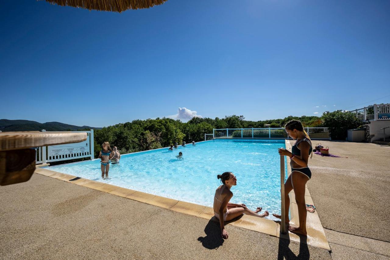 Charmant camping Familiale 3 Etoiles vue 360 plage piscine à débordement empl XXL Labeaume Exterior foto