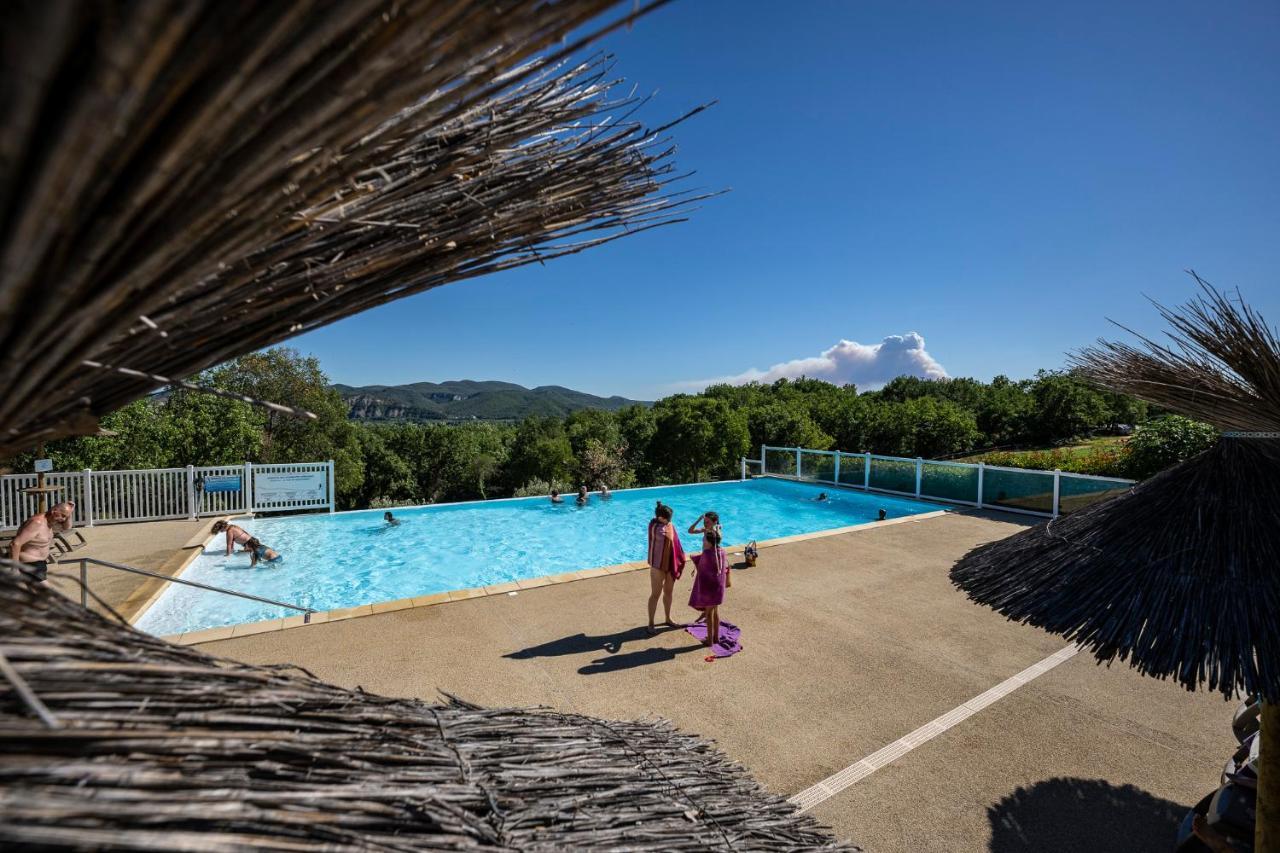 Charmant camping Familiale 3 Etoiles vue 360 plage piscine à débordement empl XXL Labeaume Exterior foto