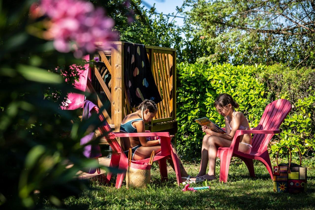 Charmant camping Familiale 3 Etoiles vue 360 plage piscine à débordement empl XXL Labeaume Exterior foto