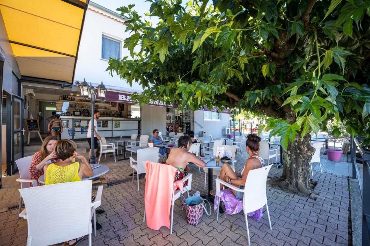 Charmant camping Familiale 3 Etoiles vue 360 plage piscine à débordement empl XXL Labeaume Exterior foto