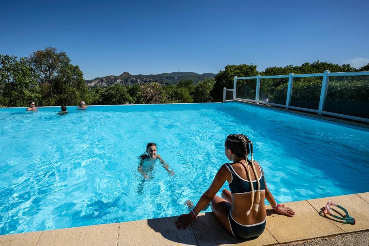Charmant camping Familiale 3 Etoiles vue 360 plage piscine à débordement empl XXL Labeaume Exterior foto
