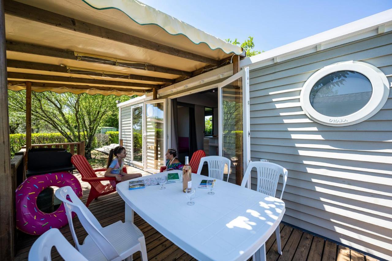 Charmant camping Familiale 3 Etoiles vue 360 plage piscine à débordement empl XXL Labeaume Exterior foto