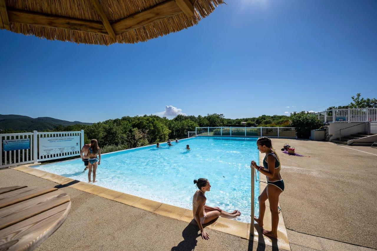 Charmant camping Familiale 3 Etoiles vue 360 plage piscine à débordement empl XXL Labeaume Exterior foto