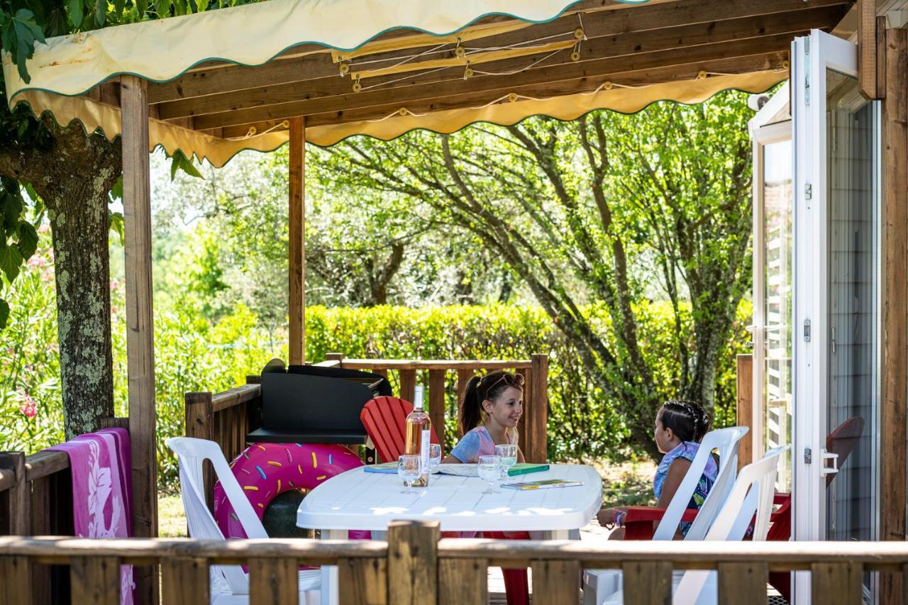 Charmant camping Familiale 3 Etoiles vue 360 plage piscine à débordement empl XXL Labeaume Exterior foto