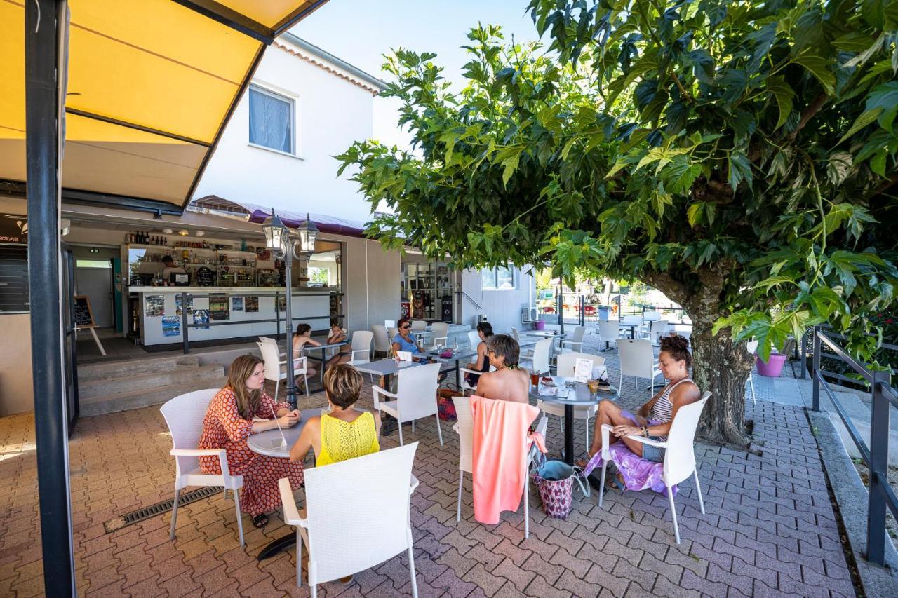 Charmant camping Familiale 3 Etoiles vue 360 plage piscine à débordement empl XXL Labeaume Exterior foto