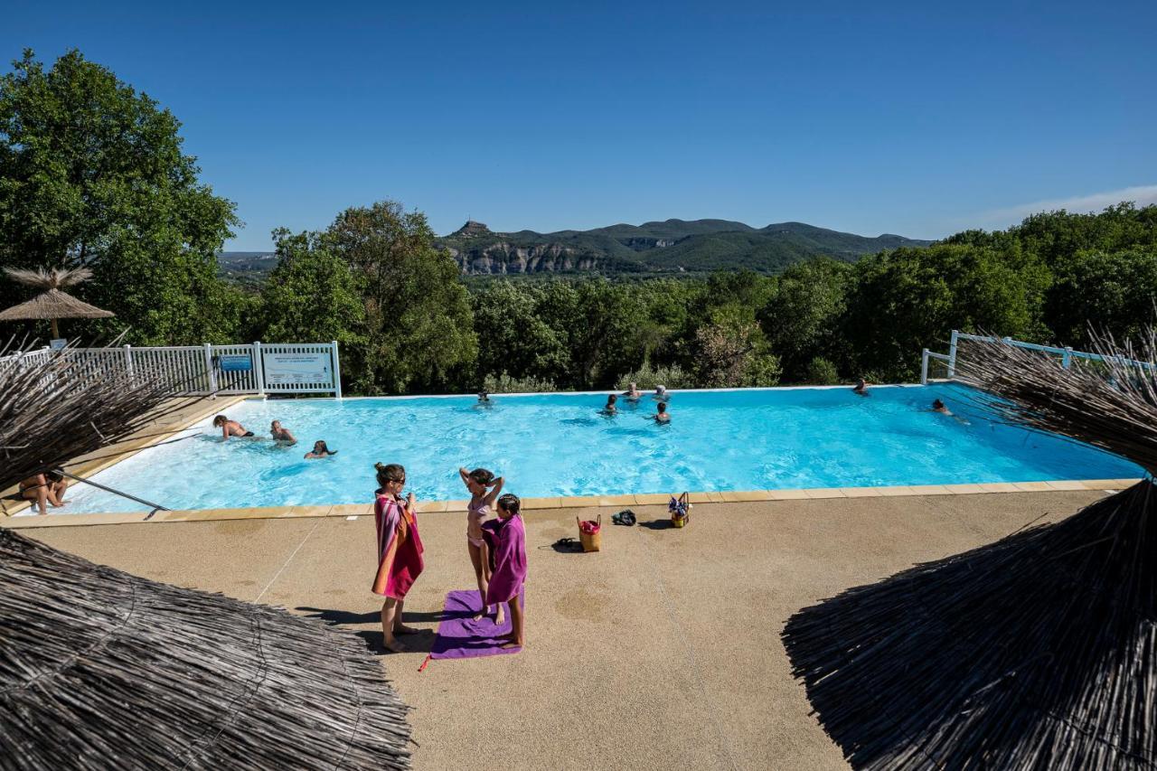 Charmant camping Familiale 3 Etoiles vue 360 plage piscine à débordement empl XXL Labeaume Exterior foto