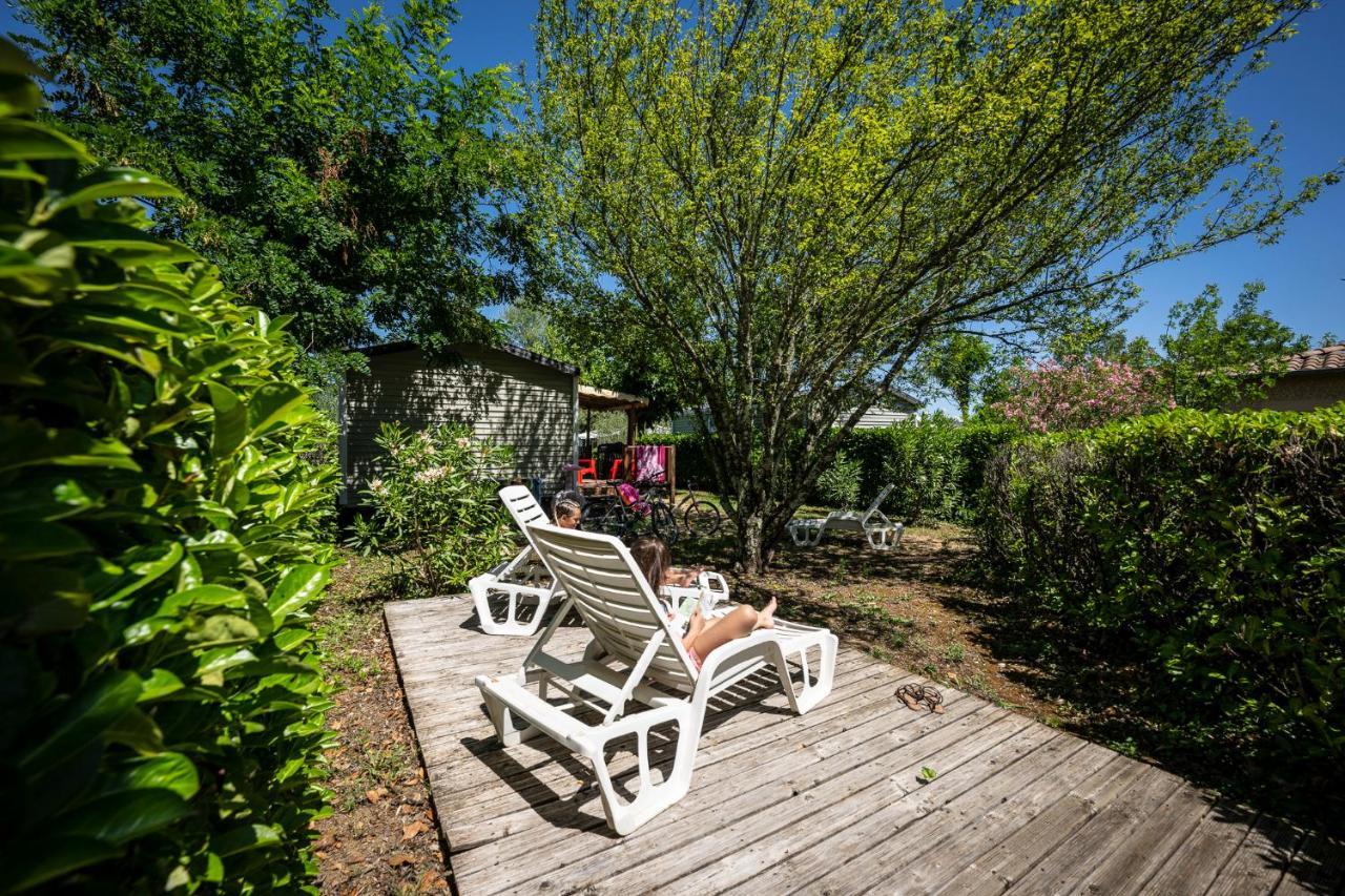 Charmant camping Familiale 3 Etoiles vue 360 plage piscine à débordement empl XXL Labeaume Exterior foto