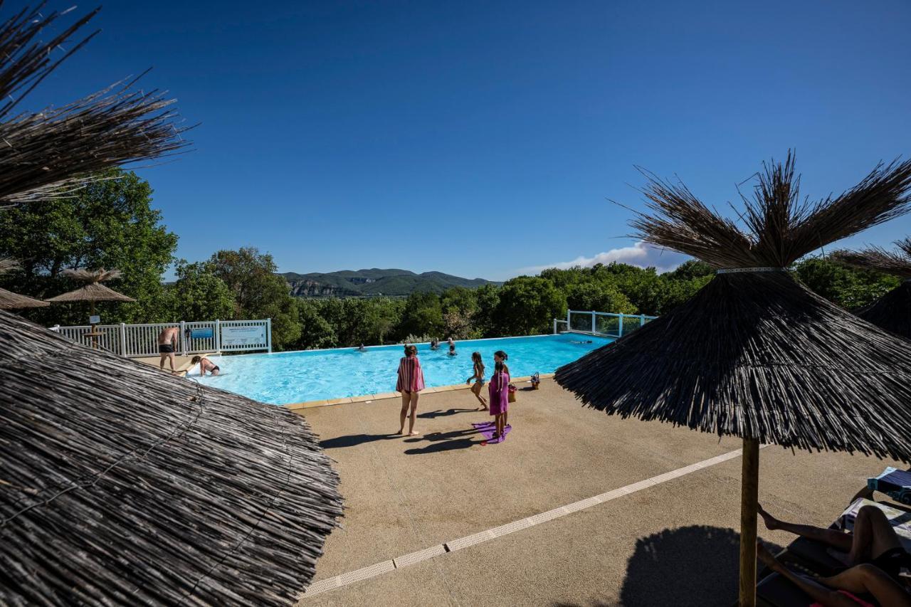 Charmant camping Familiale 3 Etoiles vue 360 plage piscine à débordement empl XXL Labeaume Exterior foto