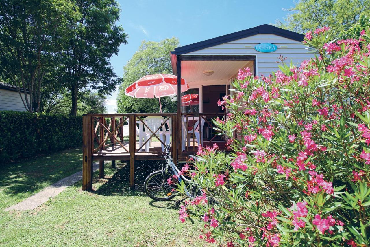 Charmant camping Familiale 3 Etoiles vue 360 plage piscine à débordement empl XXL Labeaume Exterior foto